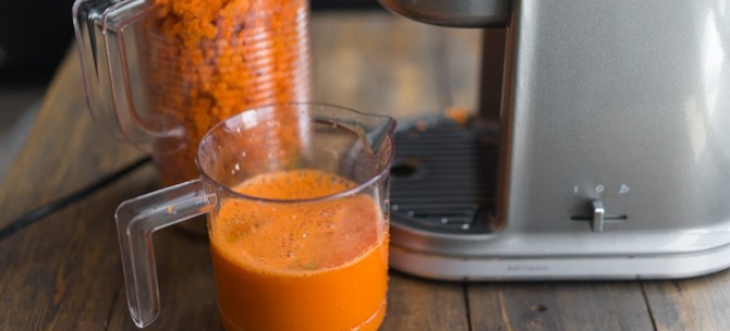 Морковный сок: польза и вред волшебного эликсира