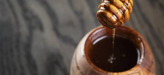 Полезные свойства меда из боярышника – показания к применению