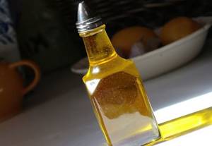 Льняное масло при запорах: как принимать для здоровья кишечника, можно ли употреблять при язве двенадцатиперстной кишки