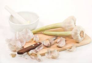 Соленый чеснок – полезные домашние заготовки на зиму
