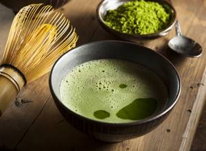 Чай матча: японский гость, что это за разновидность зеленого чая и его полезные свойства, отзывы и как правильно заваривать
