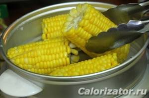 Кукуруза на пару с маслом и травами