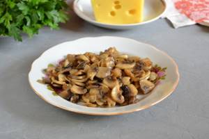 Салат из петрушки: сырный, томатный, грибной и мясной