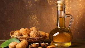 Настойка на ореховых перегородках: польза для здоровья и рецепты приготовления