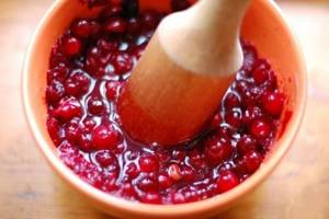 Клюква — полезные свойства и противопоказания целебной ягоды