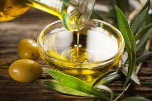 Почему горчит оливковое масло и повод ли это отправить его в мусорное ведро?