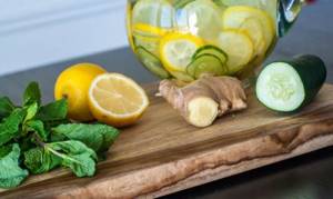 Вода с имбирем и лимоном – вкусно, полезно и с пользой для здоровья и внешности