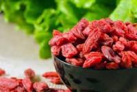 Красный крыжовник: полезные свойства и рецепты
